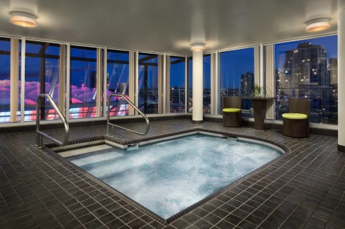 Hampton Inn Suites By Hilton Downtown Vancouver whirlpool